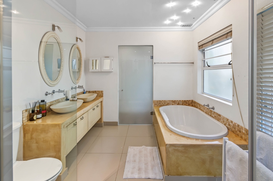 3 Bedroom Property for Sale in Jonkershoogte Western Cape
